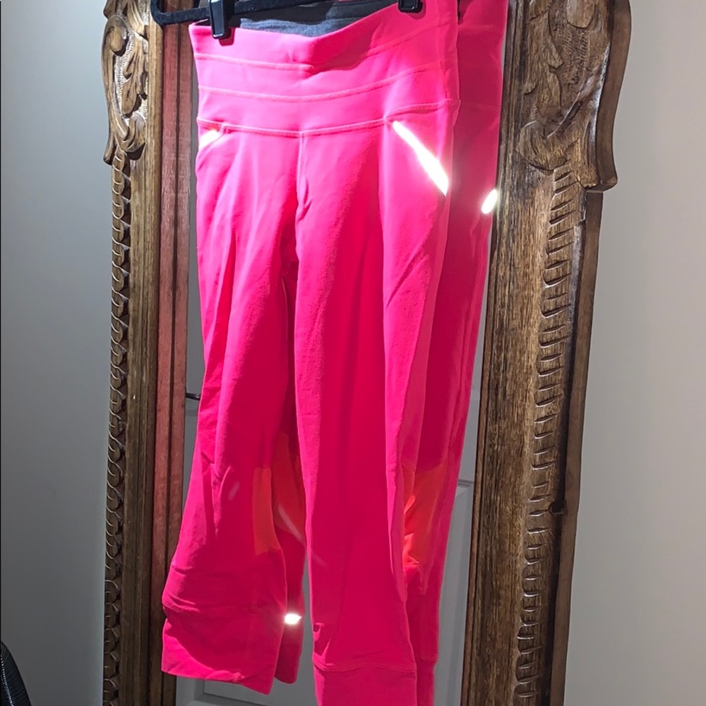 Athleta bright red capris